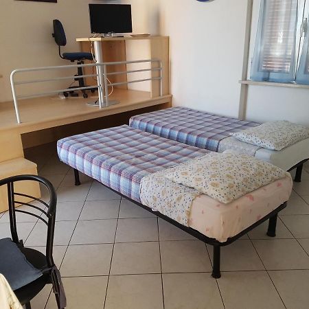 דירות Monolocale A Peschiera Del Garda Vista Lago מראה חיצוני תמונה